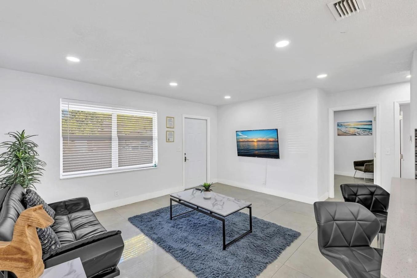2 Bdrm Modern House Mins From Beach & Casino Hb1 Hallandale Beach Exterior photo