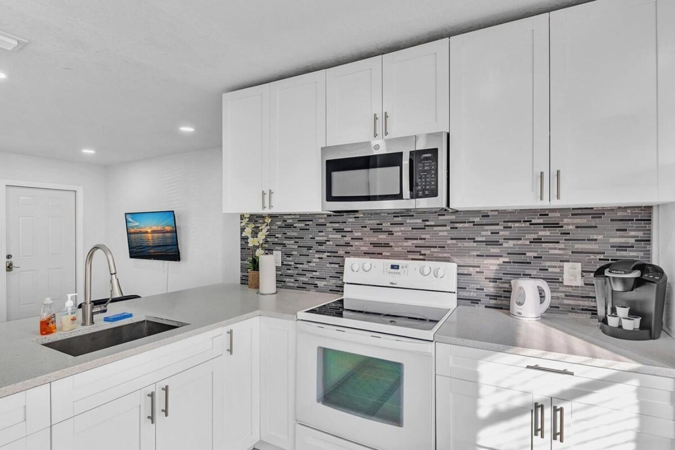 2 Bdrm Modern House Mins From Beach & Casino Hb1 Hallandale Beach Exterior photo