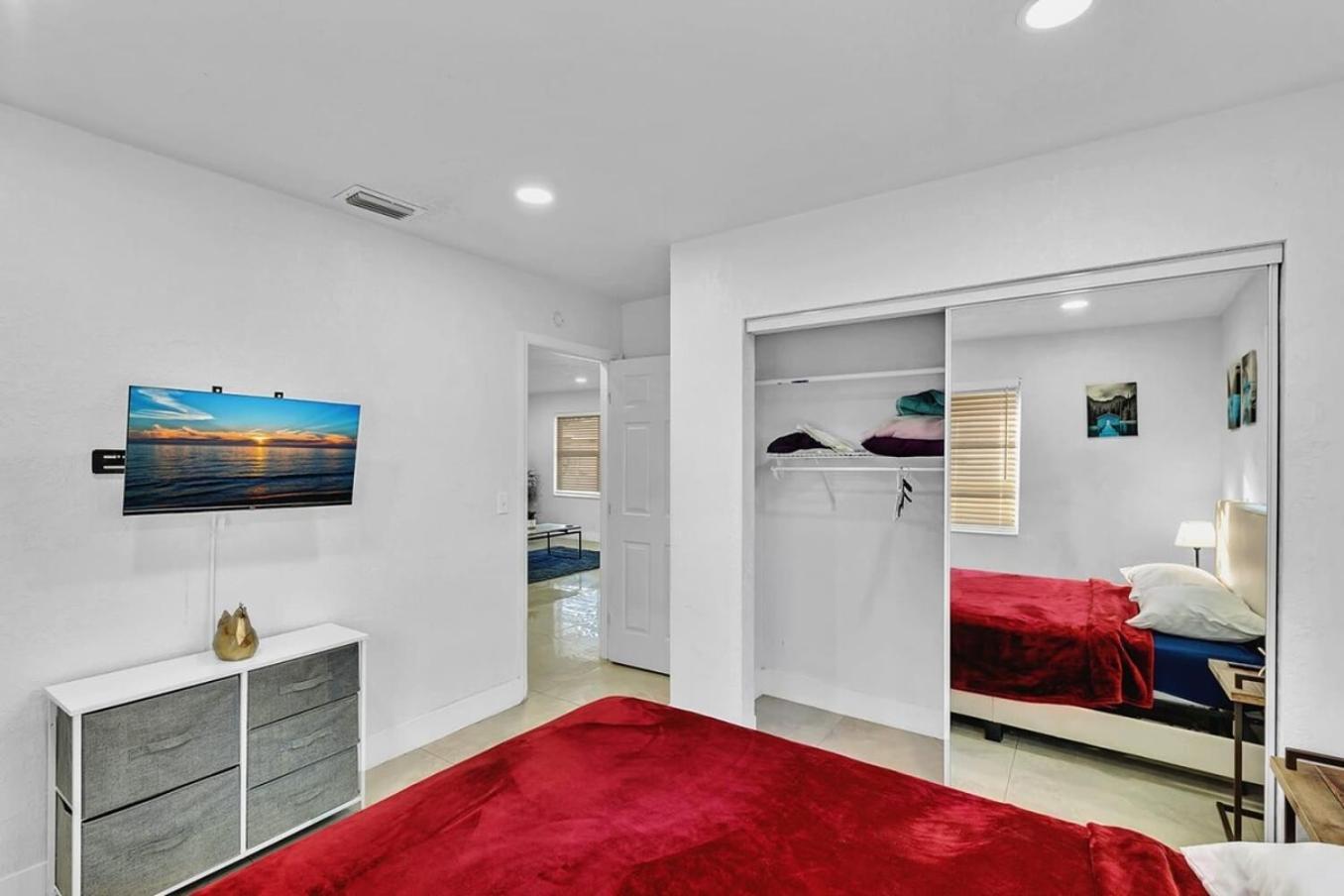 2 Bdrm Modern House Mins From Beach & Casino Hb1 Hallandale Beach Exterior photo